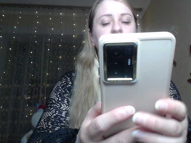 WetAngely's BongaCams show and profile