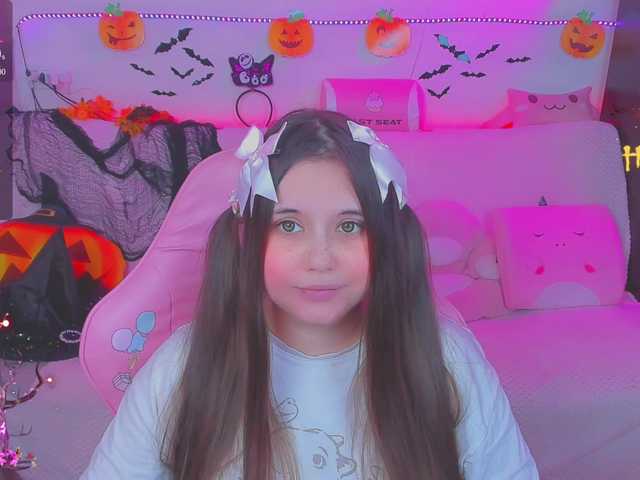 LittleKitsune from BongaCams