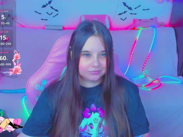 LittleKitsune's BongaCams show and profile