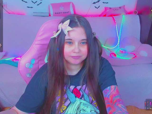 LittleKitsune's BongaCams show and profile