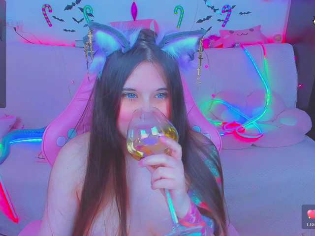 LittleKitsune's BongaCams show and profile