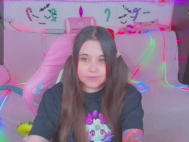 LittleKitsune's BongaCams show and profile