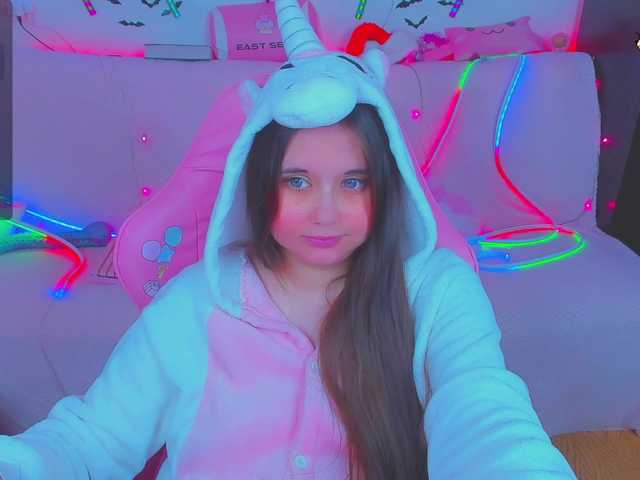 LittleKitsune's BongaCams show and profile