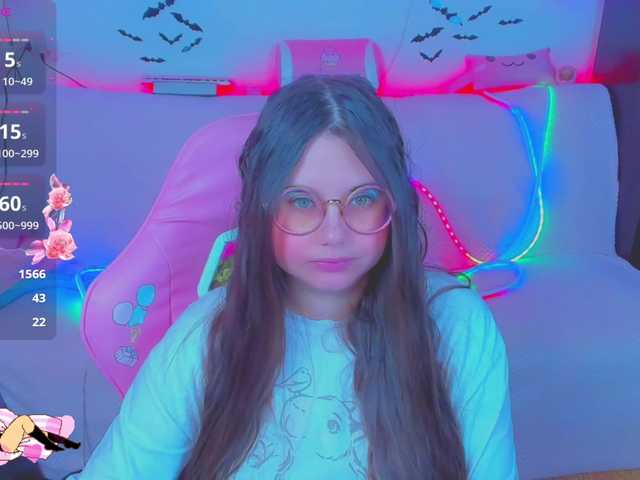 LittleKitsune's BongaCams show and profile