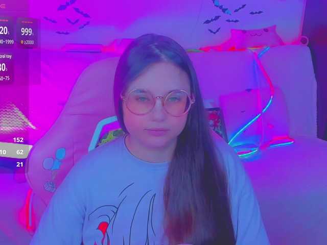 LittleKitsune's BongaCams show and profile