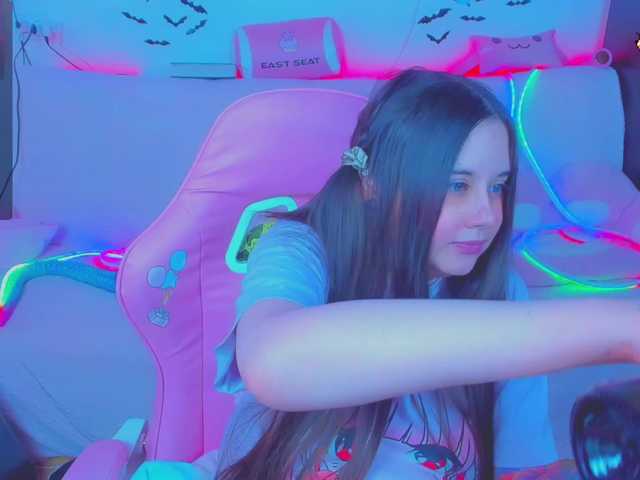 LittleKitsune's BongaCams show and profile