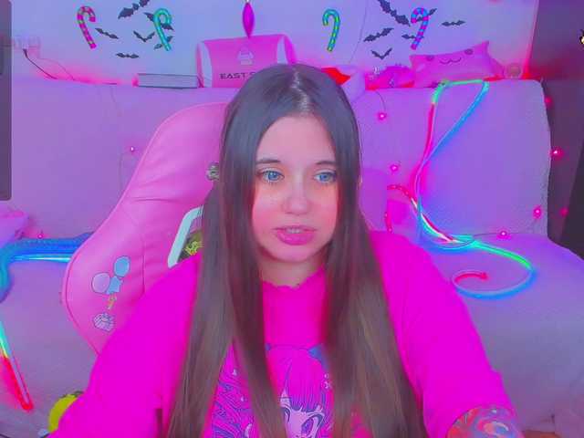 LittleKitsune's BongaCams show and profile