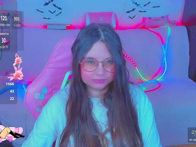 LittleKitsune's BongaCams show and profile