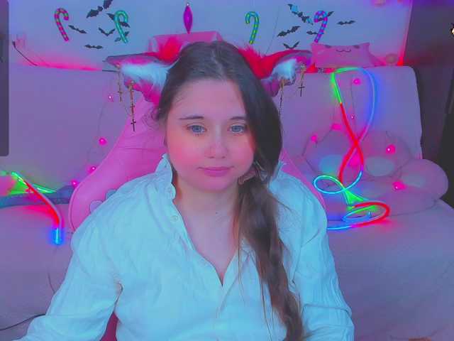 LittleKitsune's BongaCams show and profile