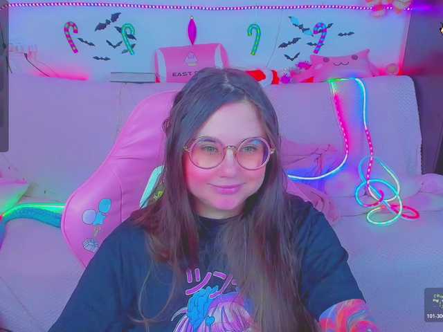 LittleKitsune's BongaCams show and profile