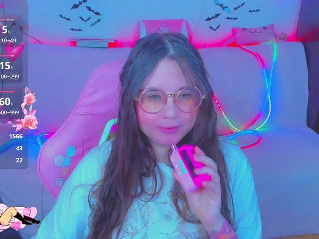 LittleKitsune's BongaCams show and profile