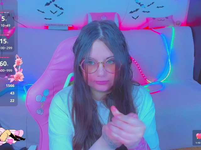 LittleKitsune's BongaCams show and profile