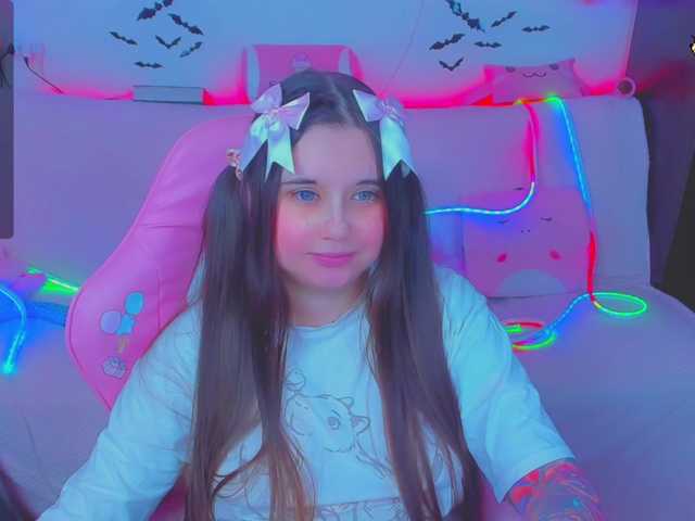 LittleKitsune's BongaCams show and profile