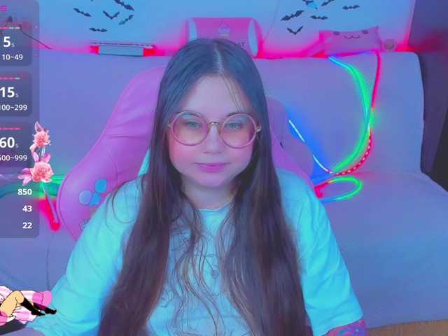 LittleKitsune's BongaCams show and profile