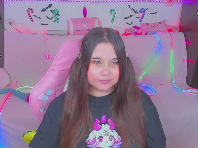 LittleKitsune's BongaCams show and profile