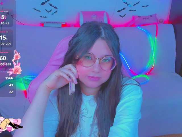 LittleKitsune's BongaCams show and profile