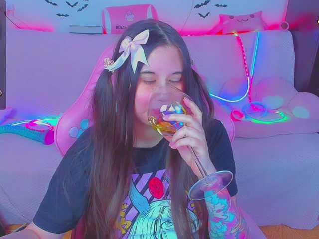 LittleKitsune's BongaCams show and profile