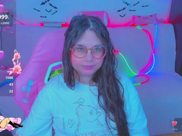 LittleKitsune's BongaCams show and profile