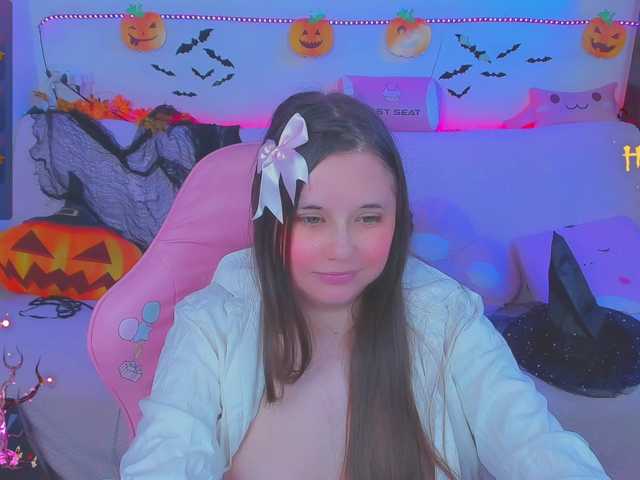 LittleKitsune from BongaCams