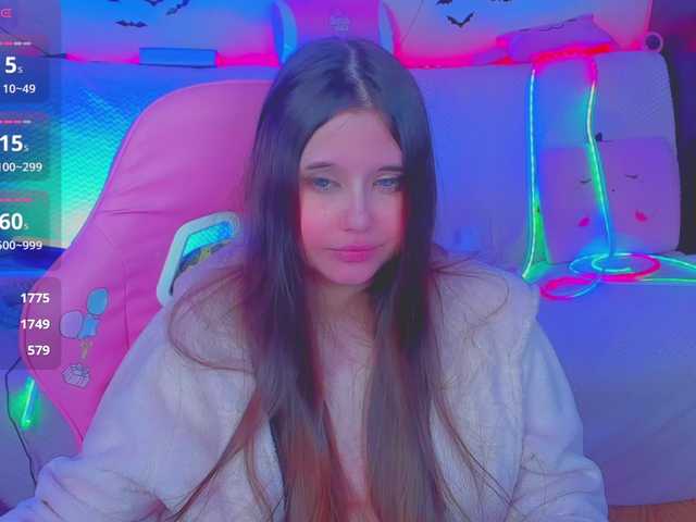 LittleKitsune's BongaCams show and profile