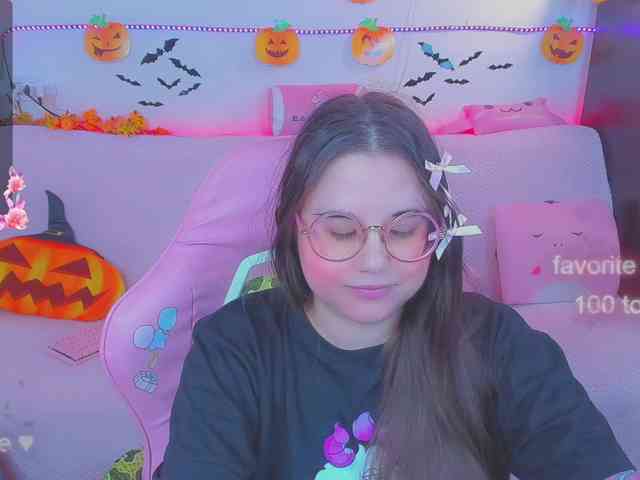 LoliSuccub webcam