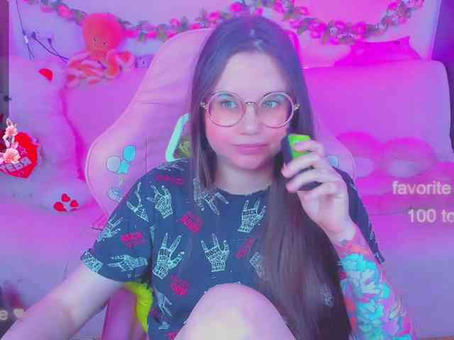 LoliSuccub webcam