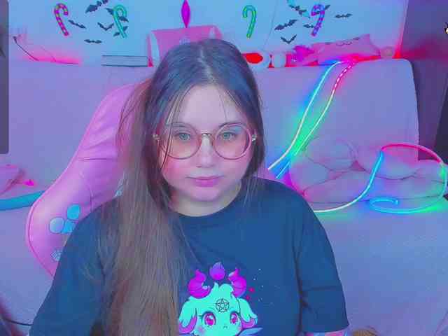 LoliSuccub webcam