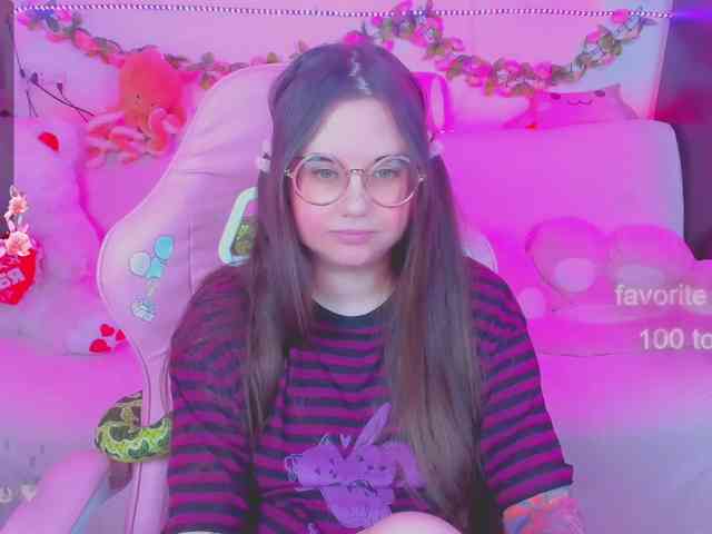 LoliSuccub webcam