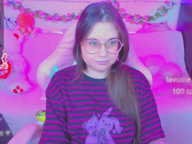 LoliSuccub webcam