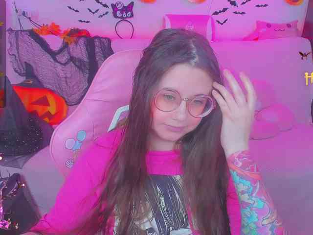 LoliSuccub webcam