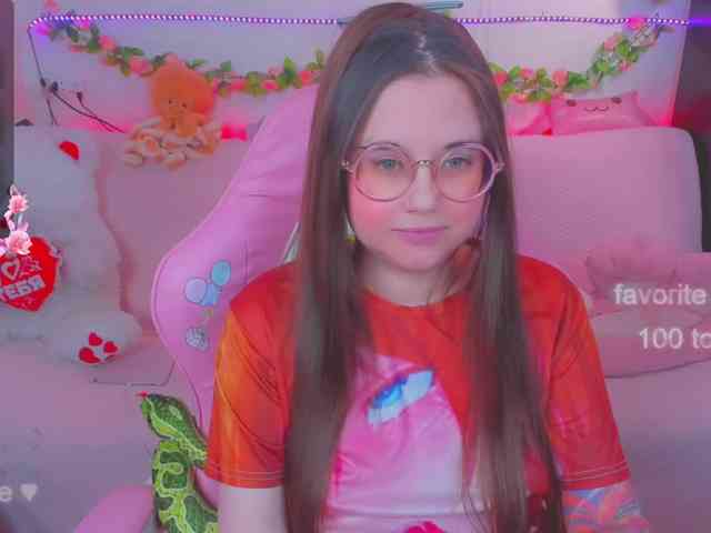 LoliSuccub webcam