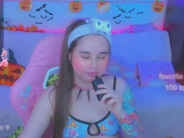 LoliSuccub webcam