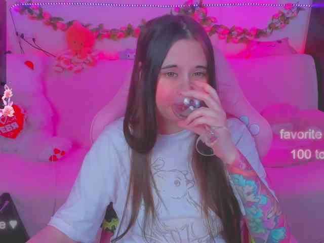 LoliSuccub webcam