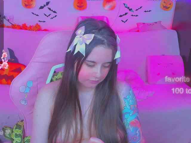 LoliSuccub webcam