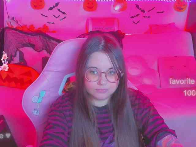 LoliSuccub webcam