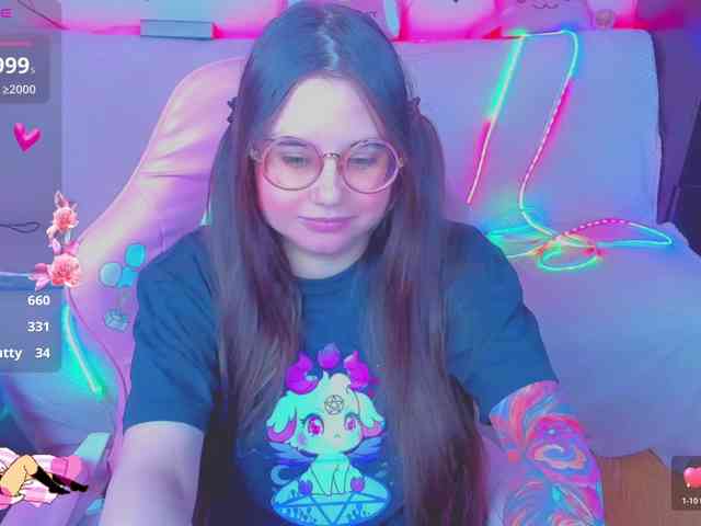 LoliSuccub webcam