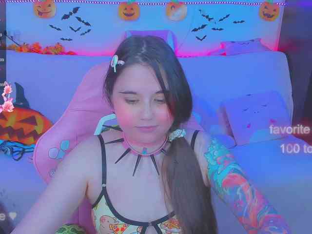 LoliSuccub webcam