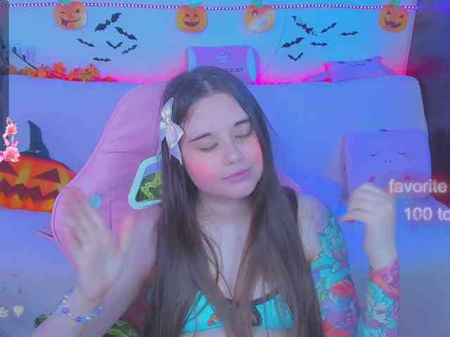 LoliSuccub webcam