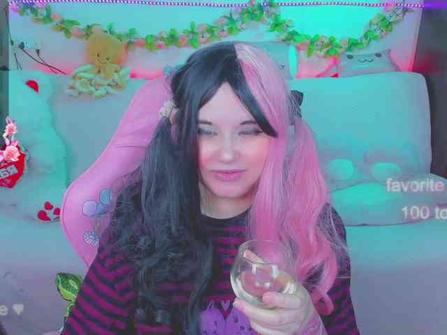 LoliSuccub webcam