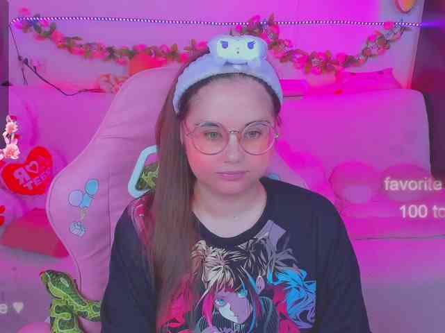 LoliSuccub webcam