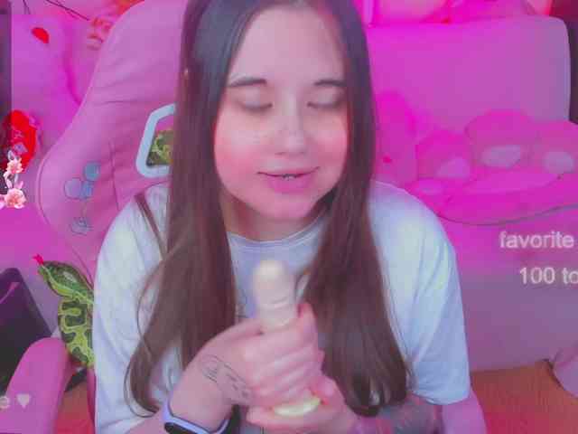 LoliSuccub webcam