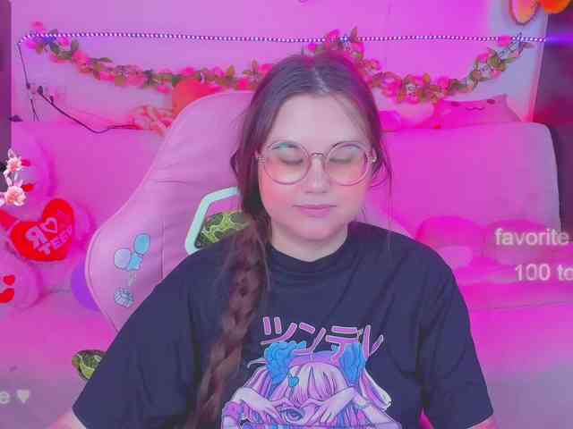 LoliSuccub webcam