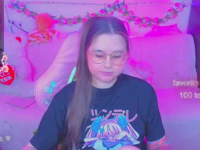 LoliSuccub webcam