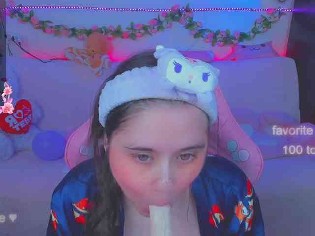 LoliSuccub webcam