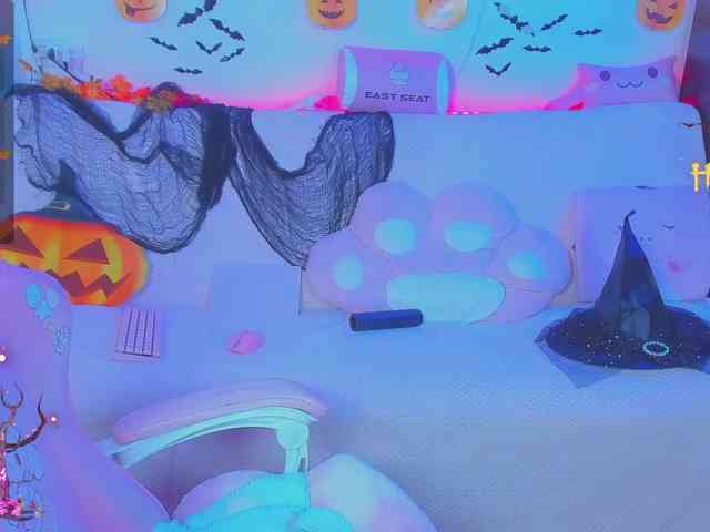 LoliSuccub webcam