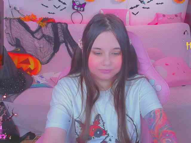 LoliSuccub webcam