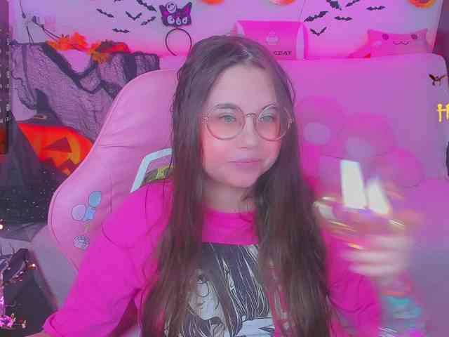 LoliSuccub webcam