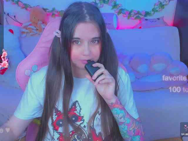LoliSuccub webcam