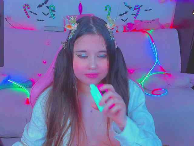 LoliSuccub webcam