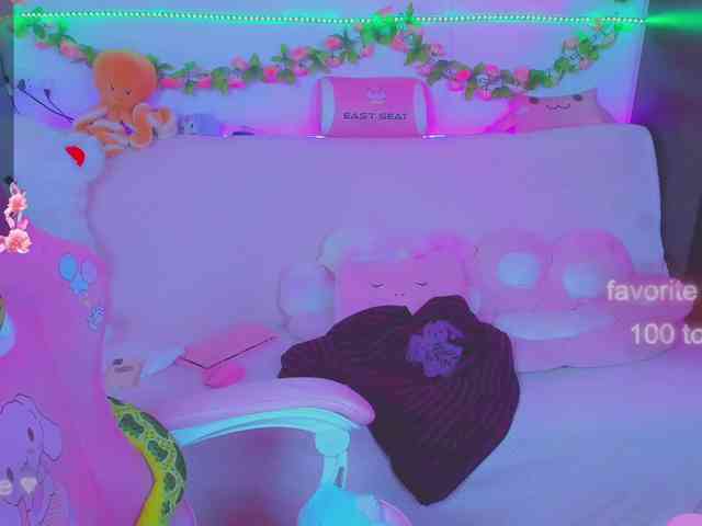 LoliSuccub webcam